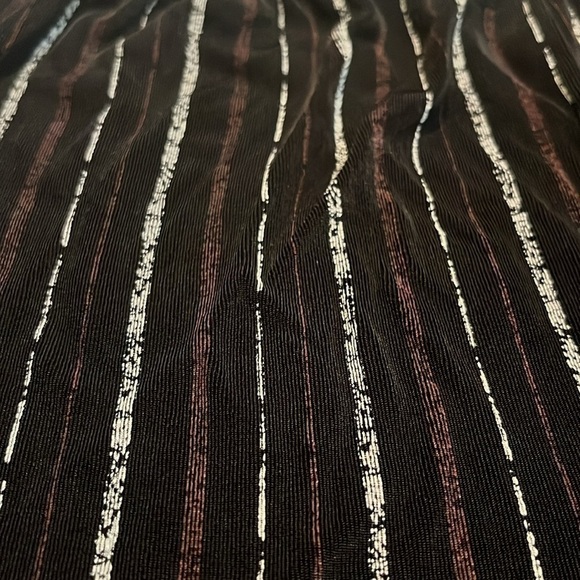 Chico's Travelers Brown and White Striped Short Pants Chico's Size 2, US Size 12 - Picture 6 of 9